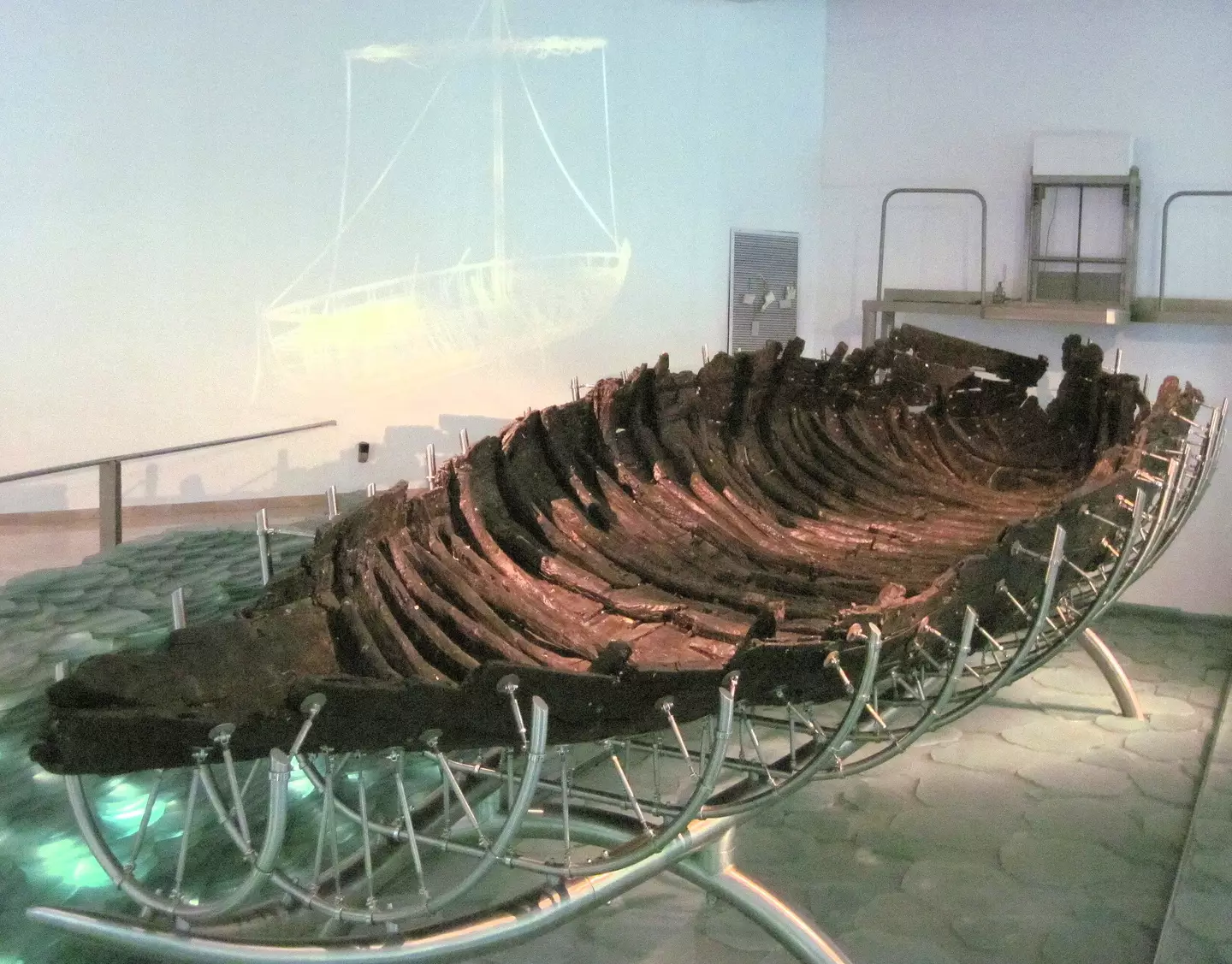 The boat was a struggle to successfully excavate and preserve (Wikimedia Comms)