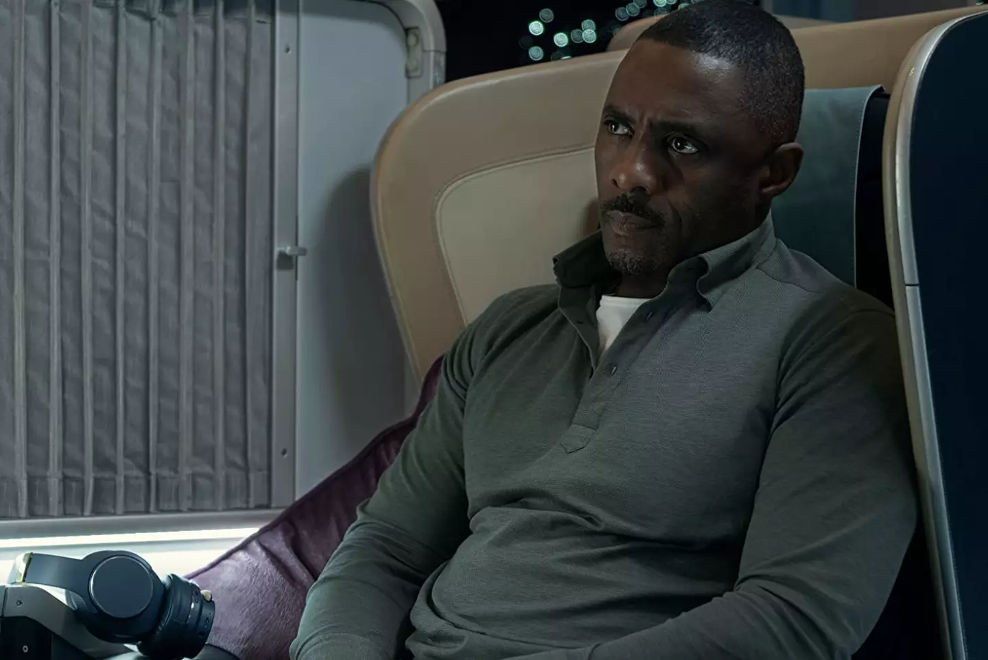 Idris Elba plays Sam in Hijack.