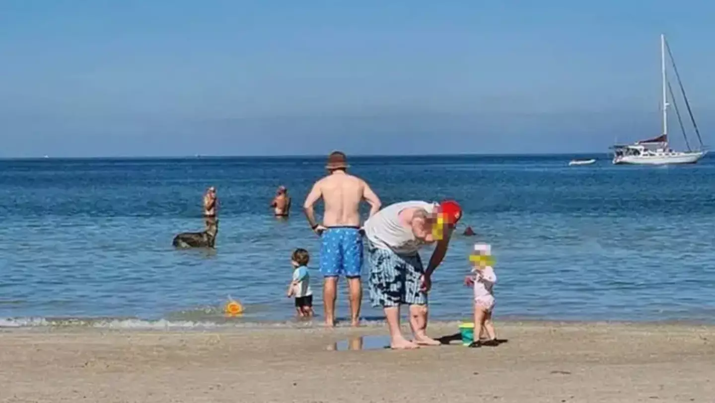 People left terrified after spotting chilling detail in image of family at the beach