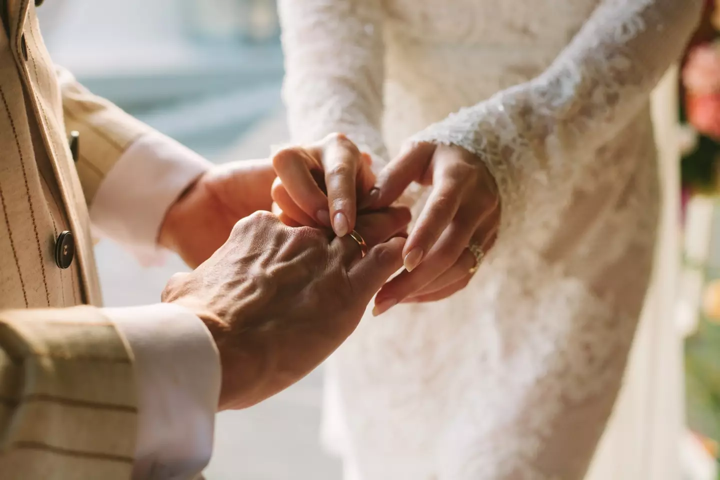 According to the expert and the study, the sweet spot of getting married is between 25-30.