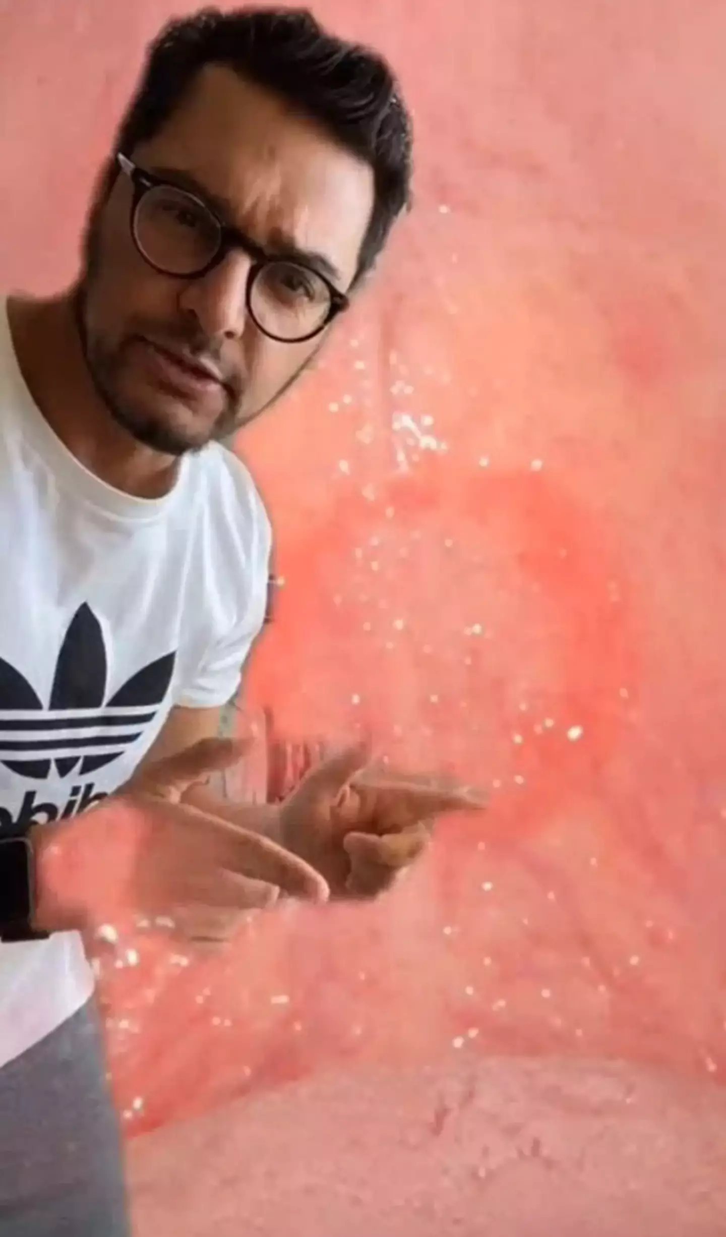 Another dentist pointed out the 'signs' of oral sex.