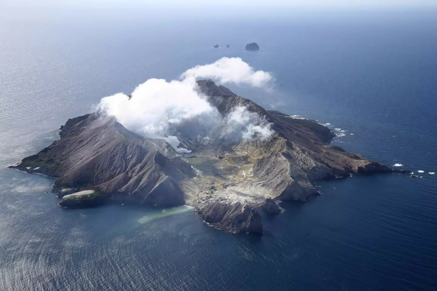 She Volcano Woman severely burnt in volcano disaster that killed 22 people shares ...