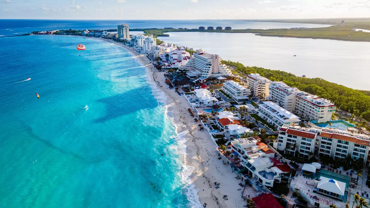 The pair could not enjoy their trip to Cancun together.