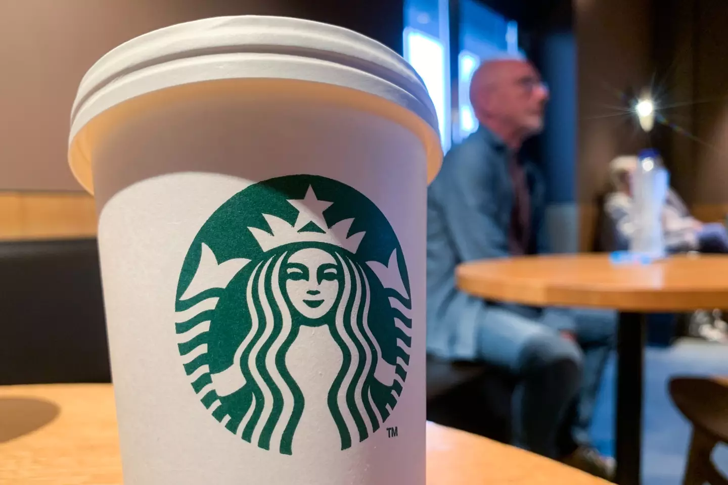 A Starbucks barista has been praised for their quick thinking.
