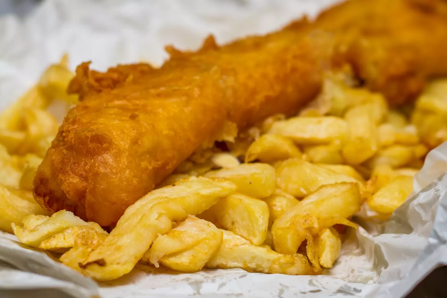 Brits surely know how to polish off a chippy tea by now.
