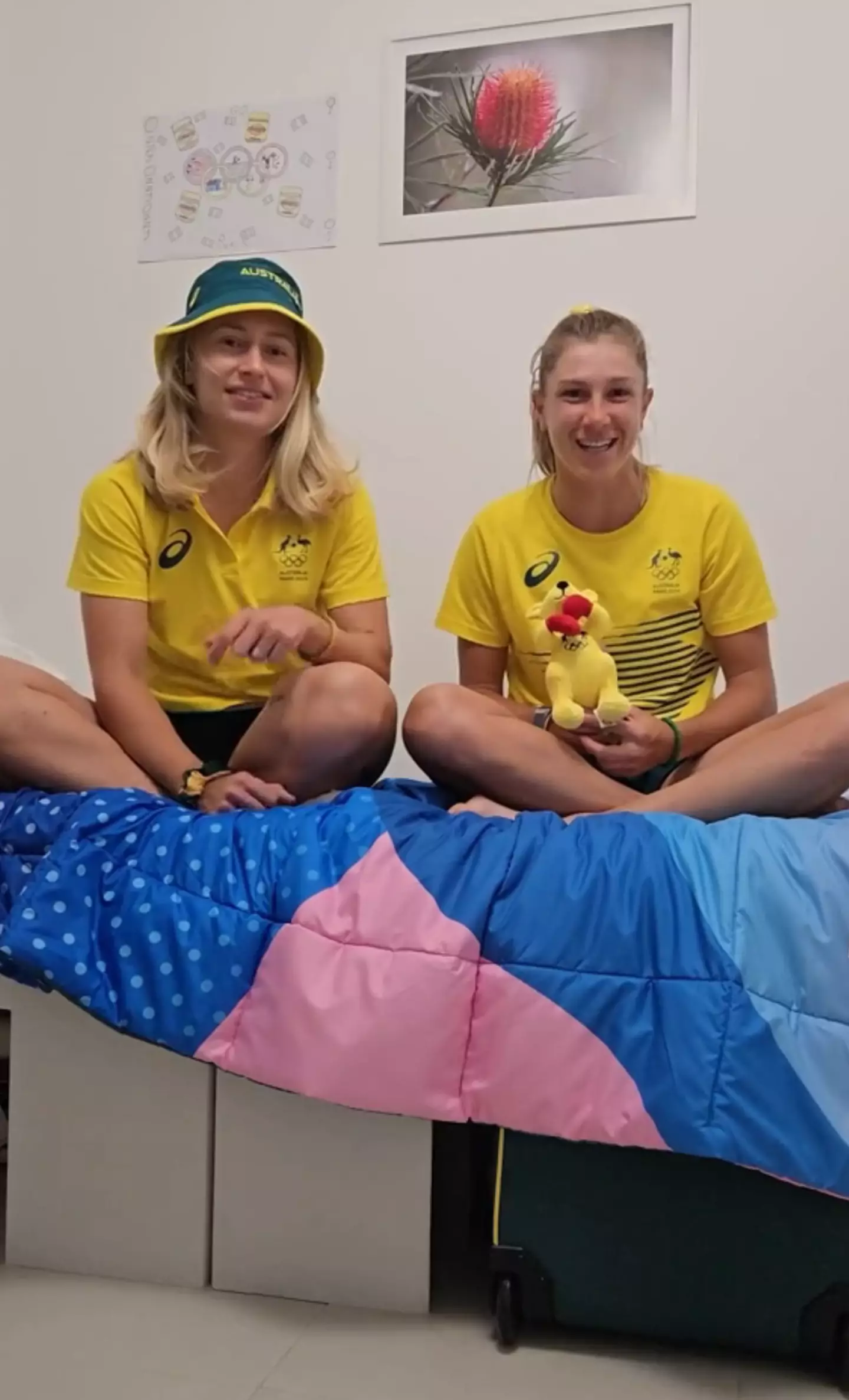 Daria and Ellen before performing activities to test the bed strength (TikTok / dasha_tofu)