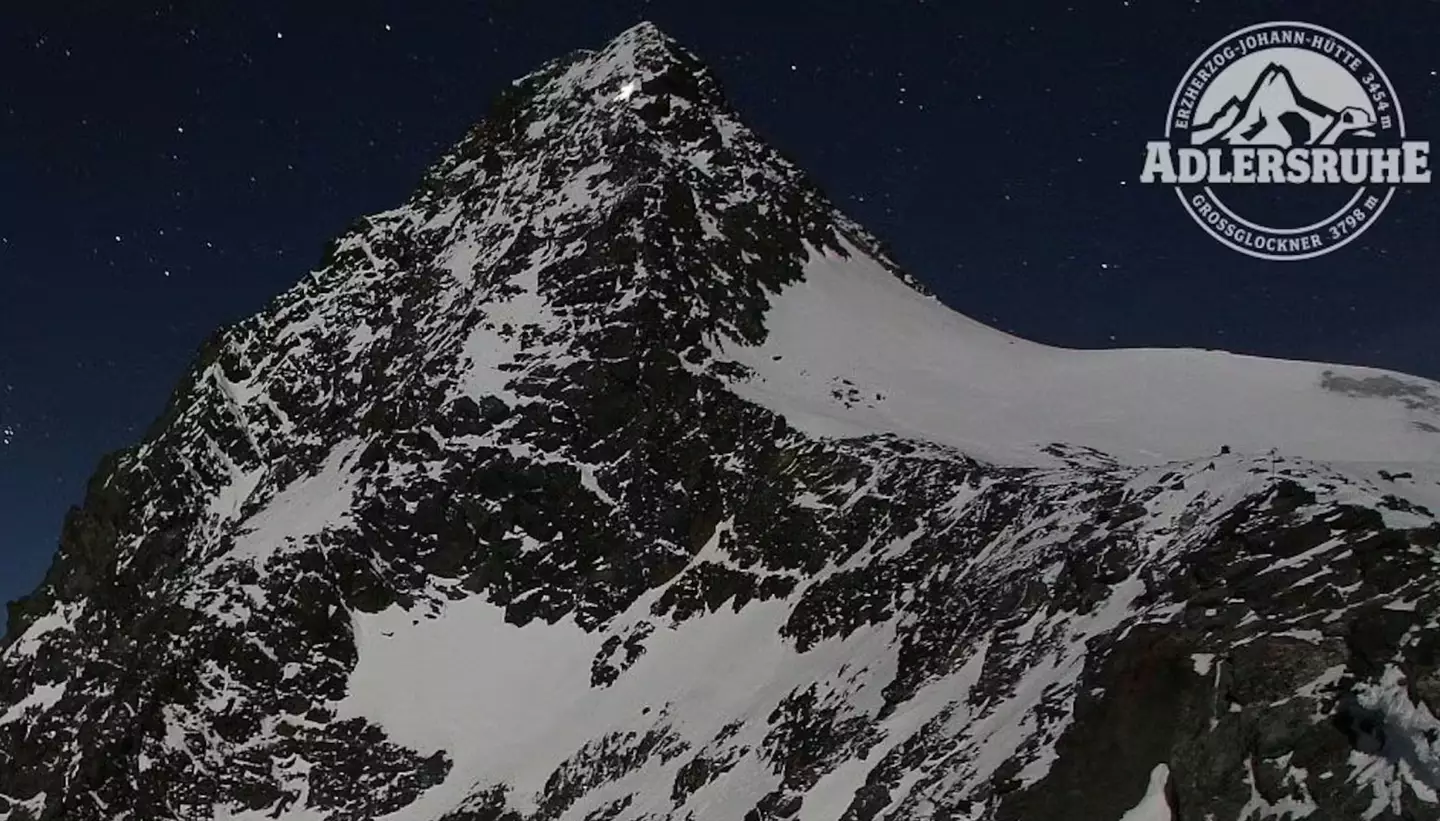 In the early hours of 19 January, he allegedly abandoned her to make an emergency call. (foto-webcam.eu)