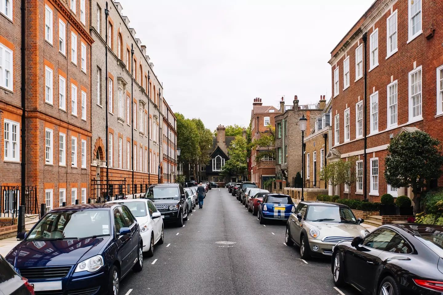 Criminals are targeting cars in plain sight (Getty Stock Images)