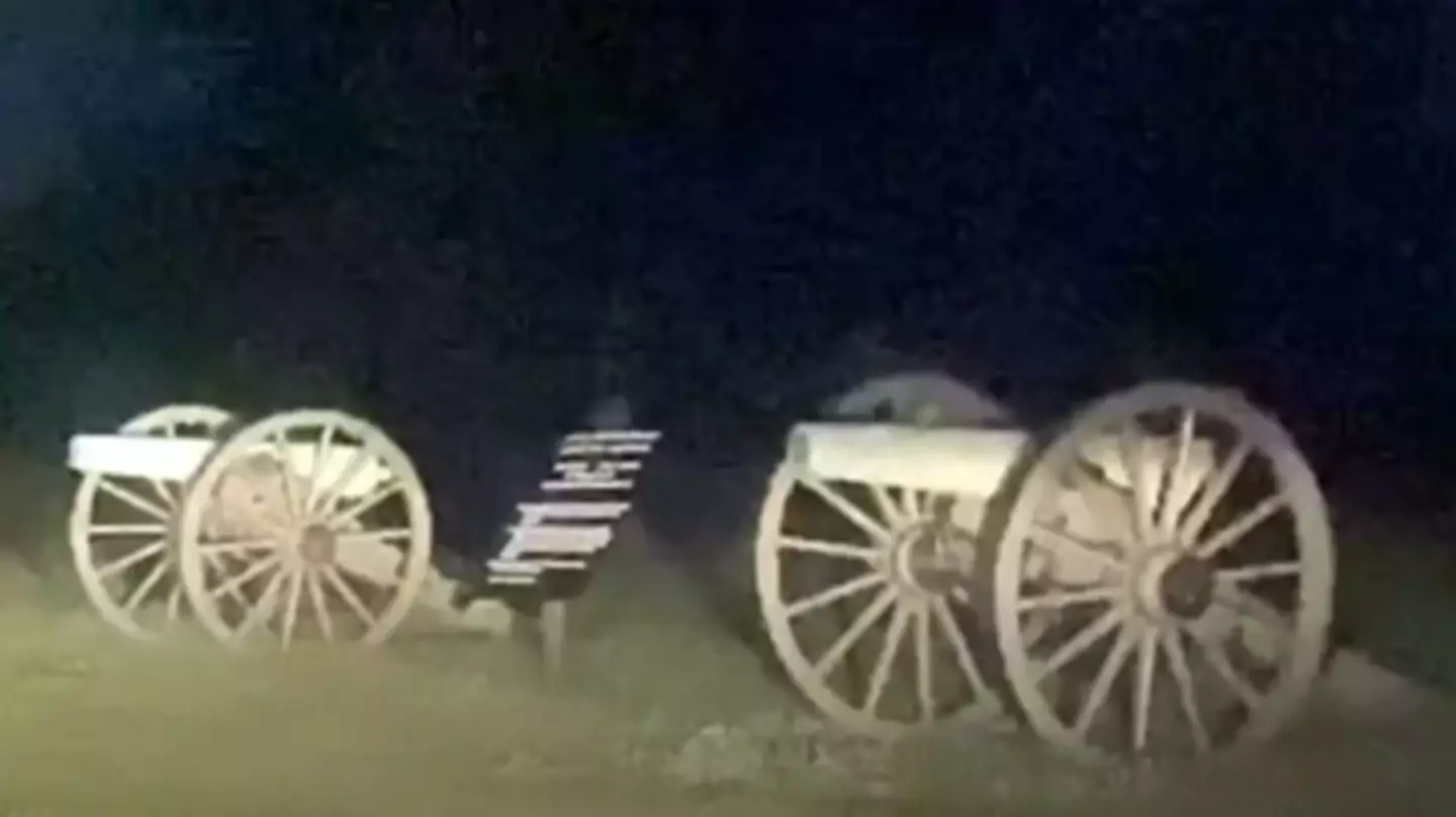 Tourists spot 'human-sized' figures at Gettysburg site