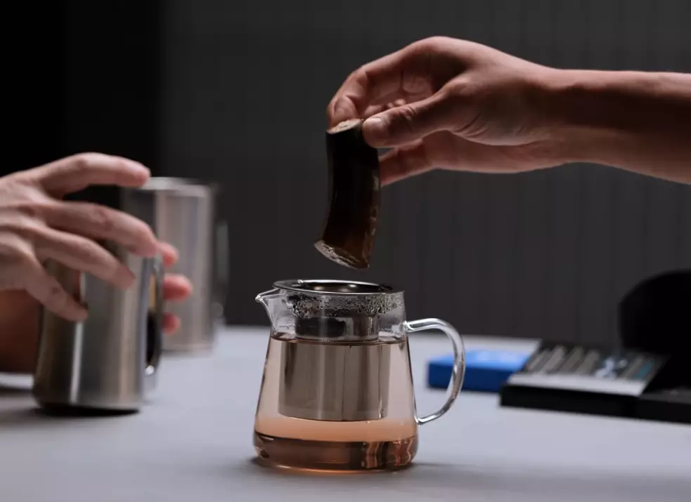 The banana drink might help you sleep, the doctor claims (YouTube/The Diary Of A CEO)