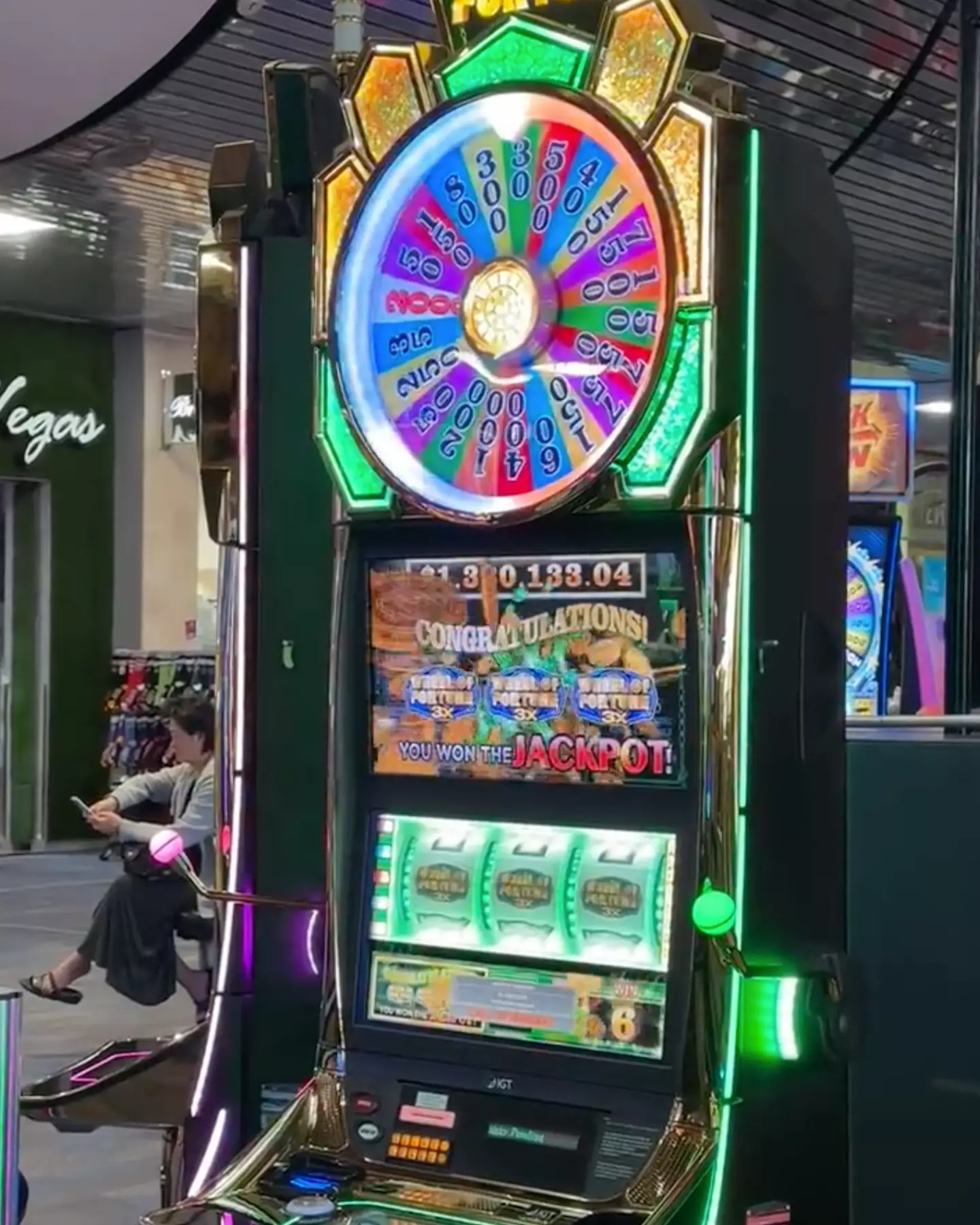 The lucky tourist cashed in some big bucks at the Las Vegas airport.