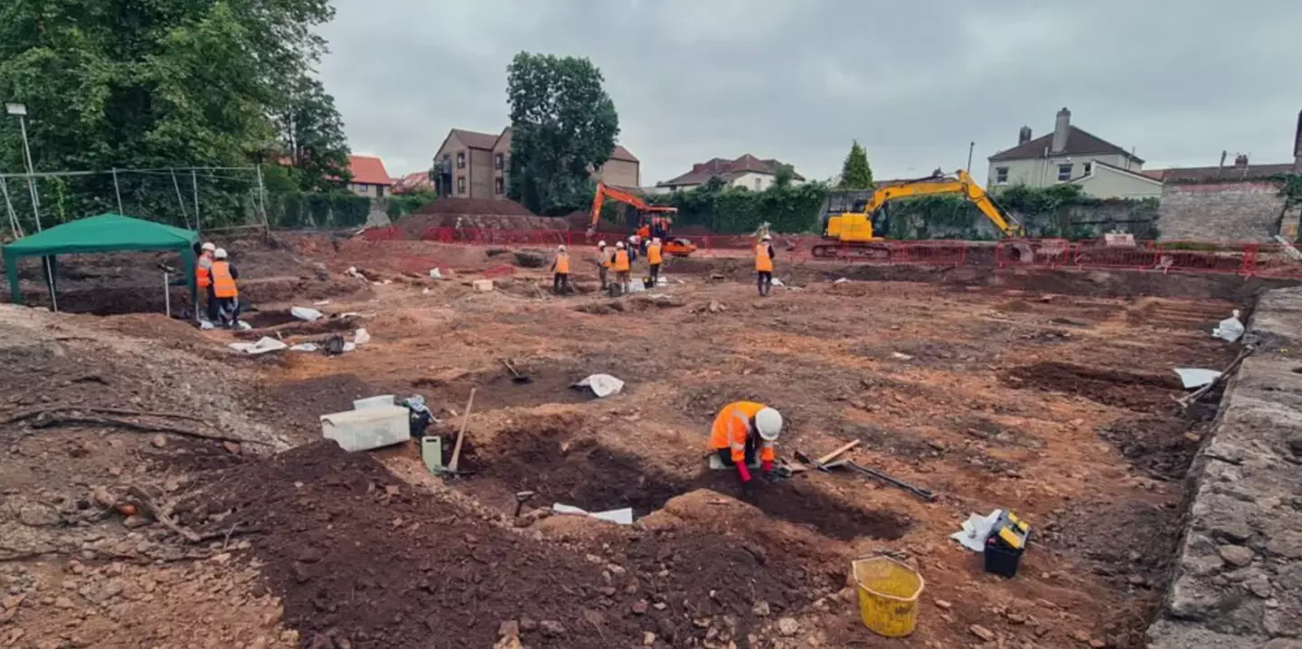 There were over 4,500 unmarked graves discovered (Cotswolds Archaeology)