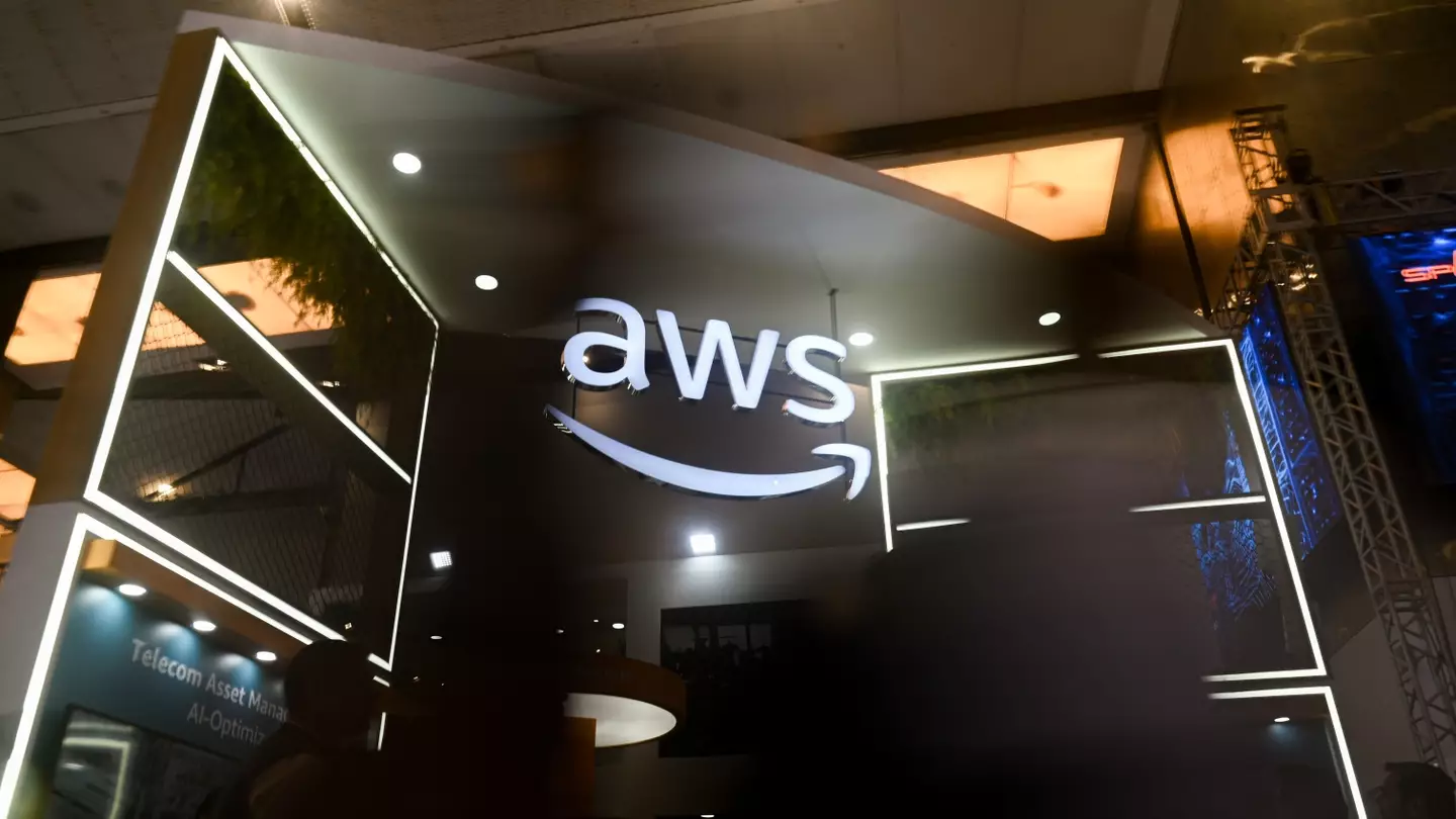 What caused worldwide internet outage that wiped out thousands of sites and apps