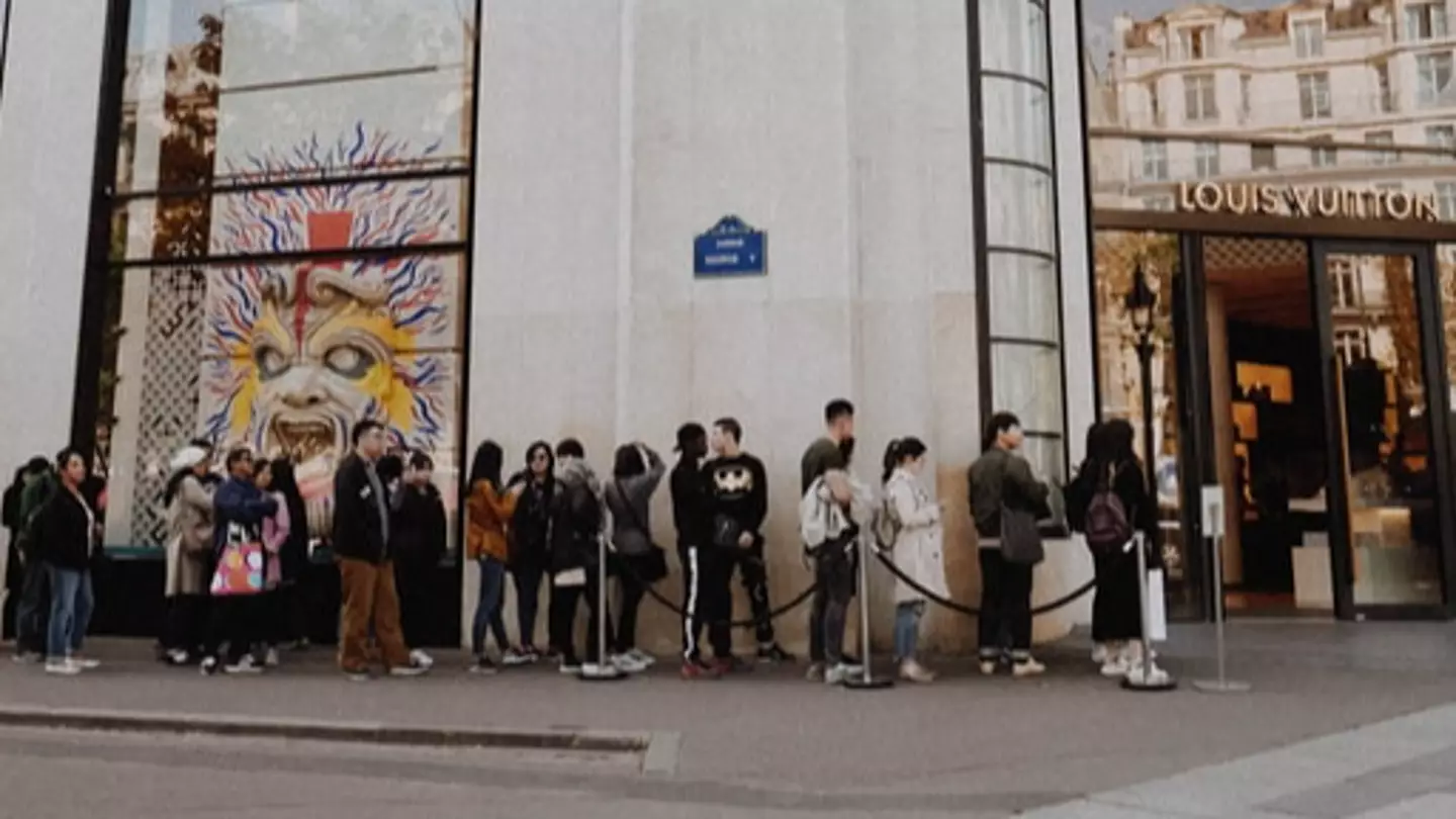 Man Earns Up To £160-A-Day By Standing In Line For Other People