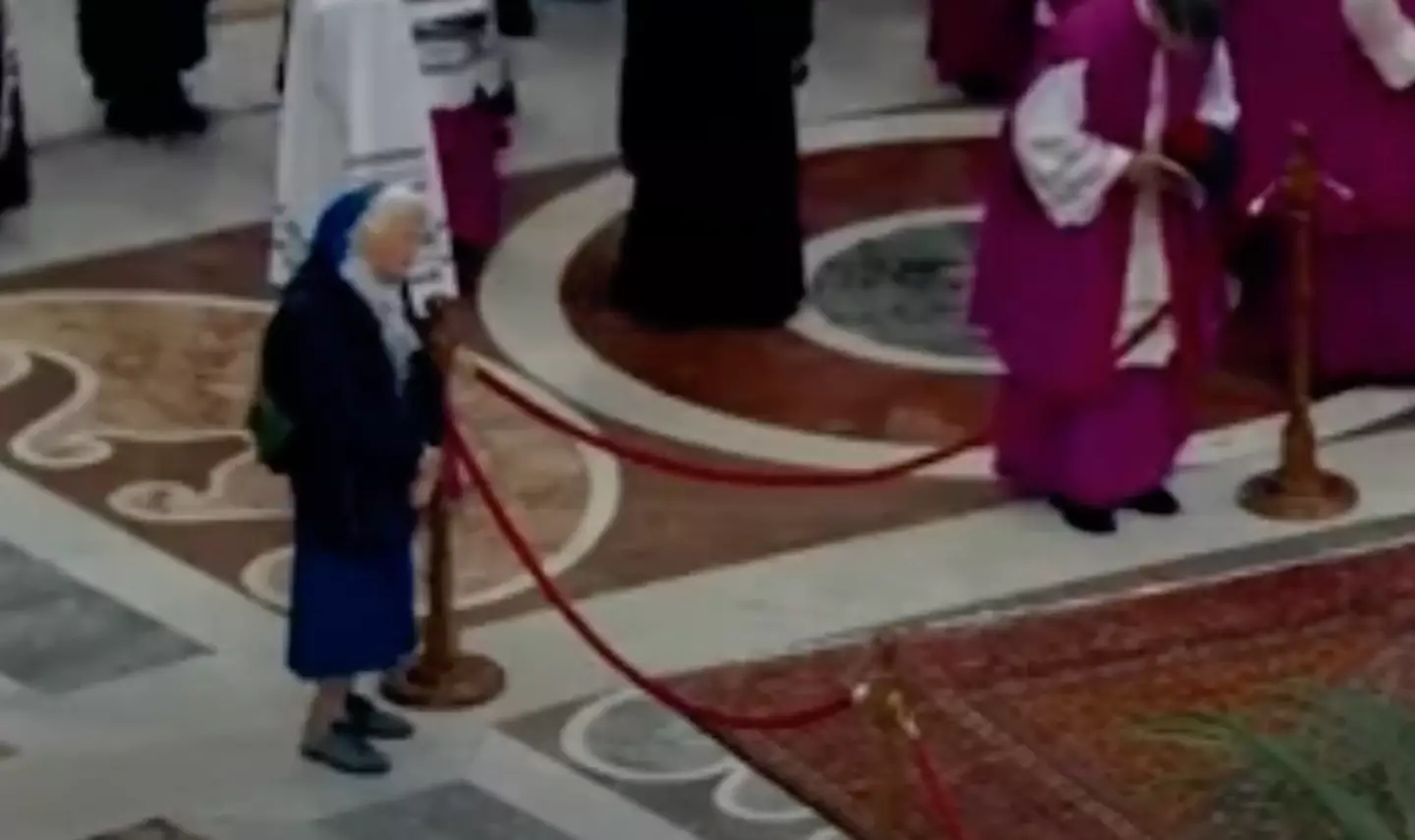 The heartbreaking images of the nun by her friend's coffin is heartbreaking (Vatican Media)