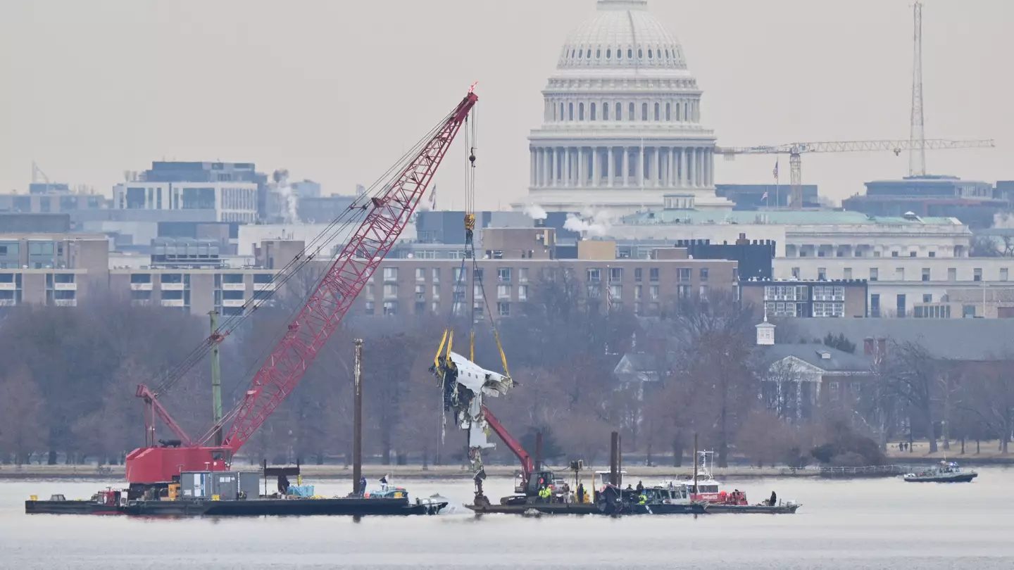 Major issue Black Hawk pilot may have experienced before crashing into plane leaving 67 dead