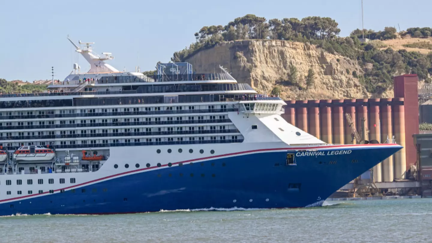 Carnival Cruise Line warns passengers about ‘strictly prohibited’ balcony ban rule