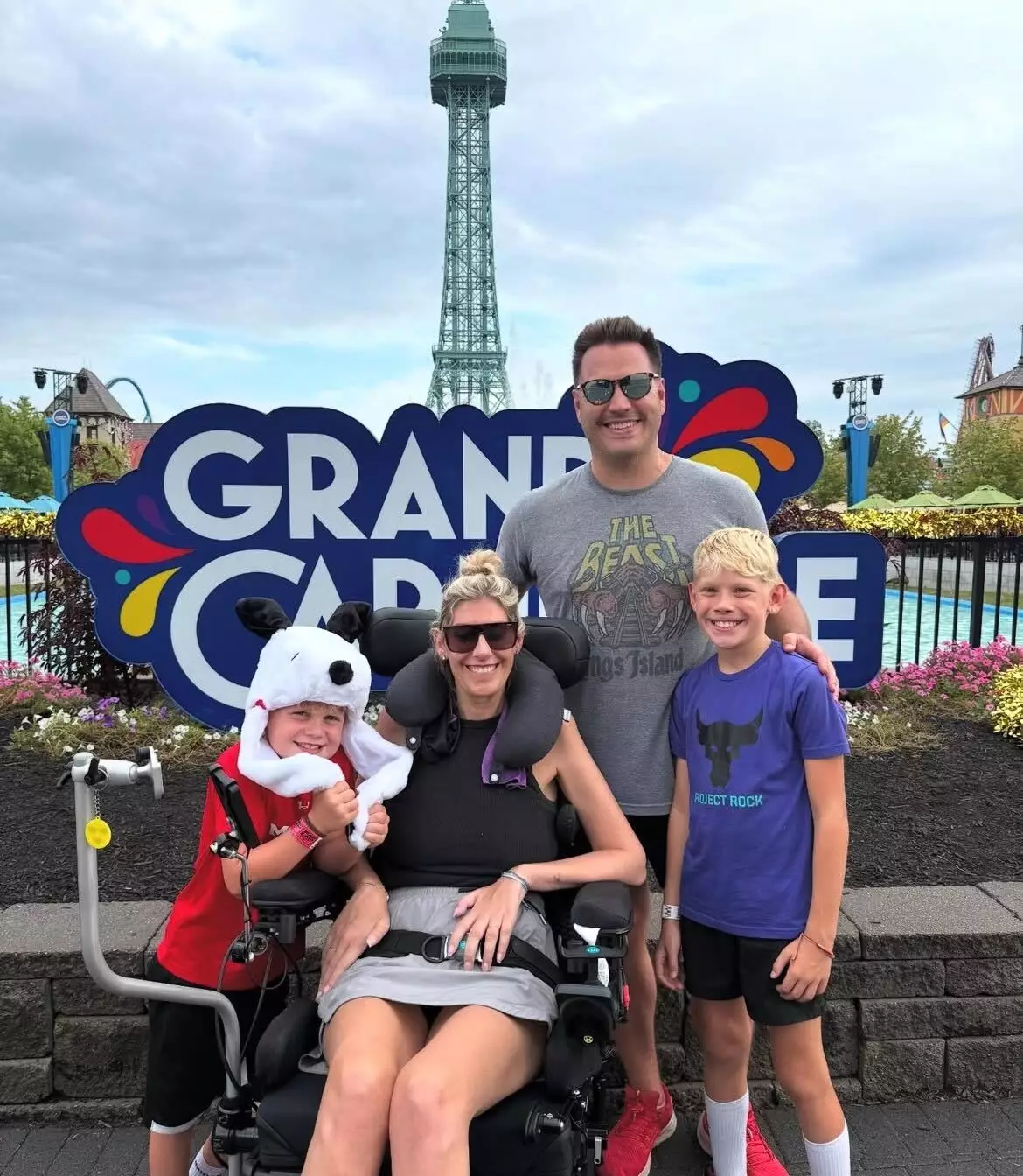 Sarah Bennett and her family (theanandapivot/Instagram)