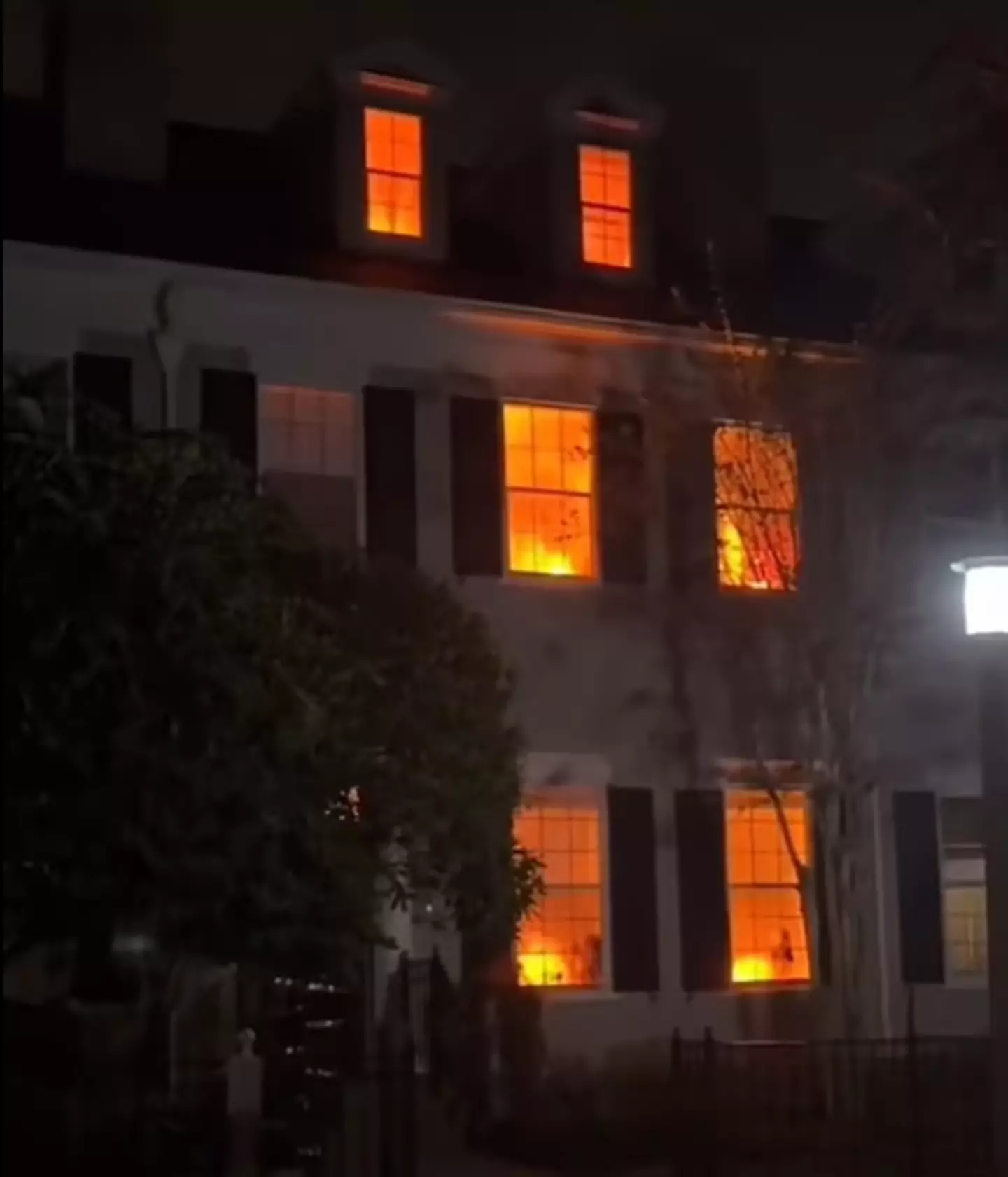 “I did these windows with a bedroom sheet, 2 lights and a fan.”