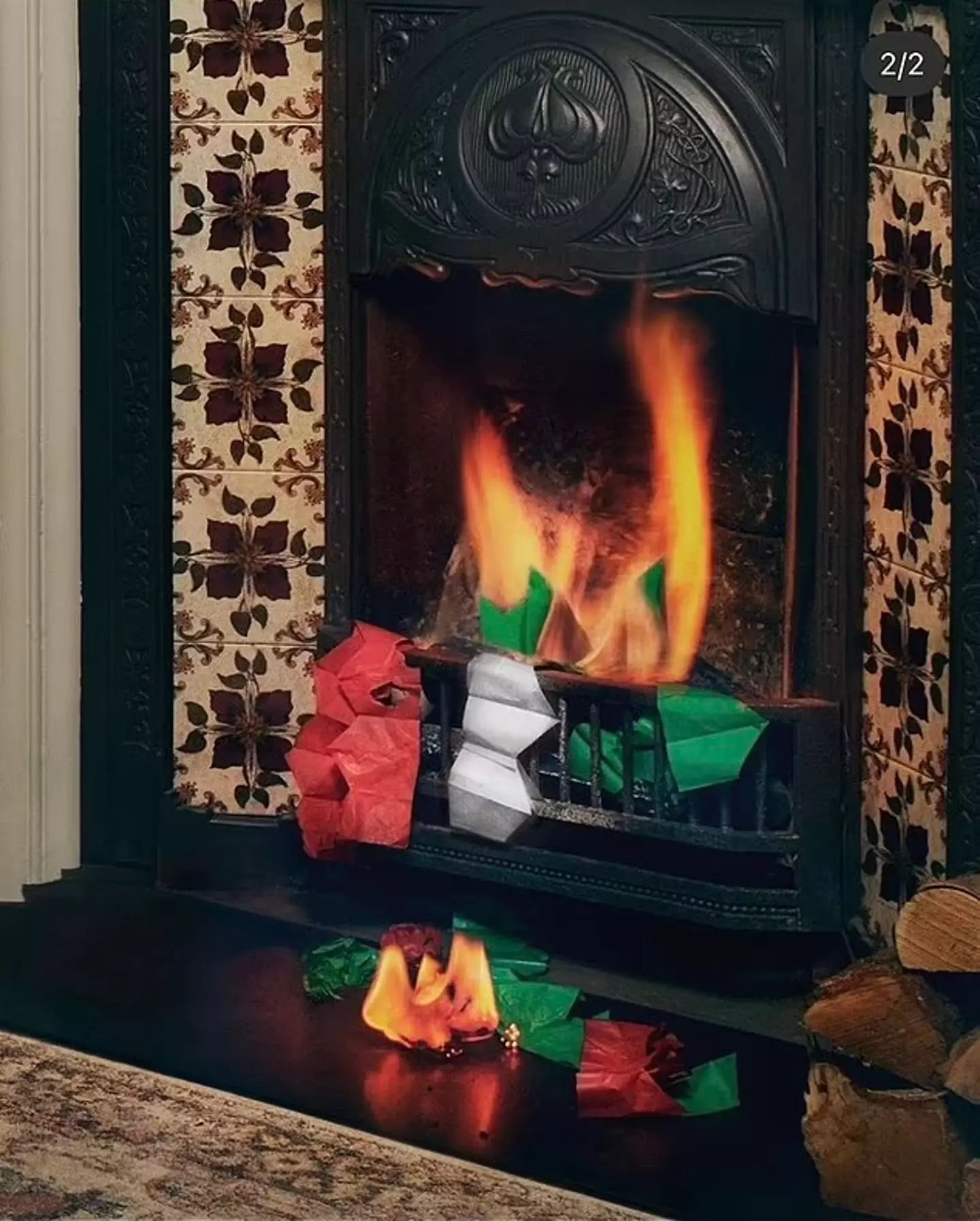 People thought the colours of the Christmas hats looked similar to the Palestinian flag.