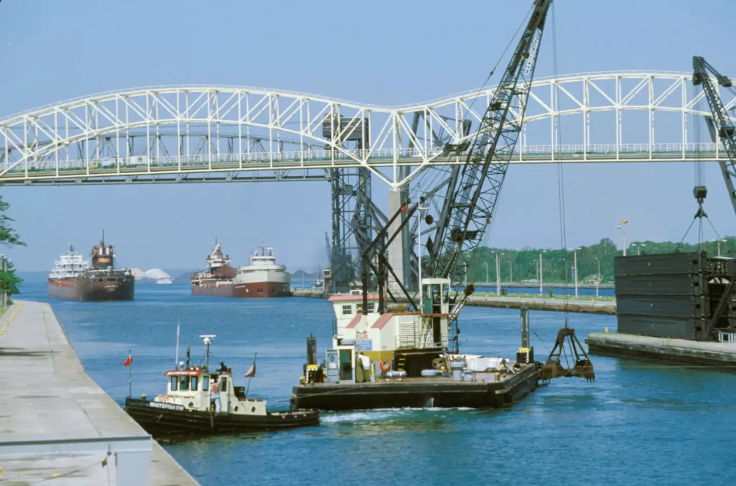 Piloto desapareceu no meio do voo sem deixar vestígios enquanto tentava pegar um OVNI 2 Soo Locks, Lago Superior (Education Images / Universal Images Group via Getty Images)