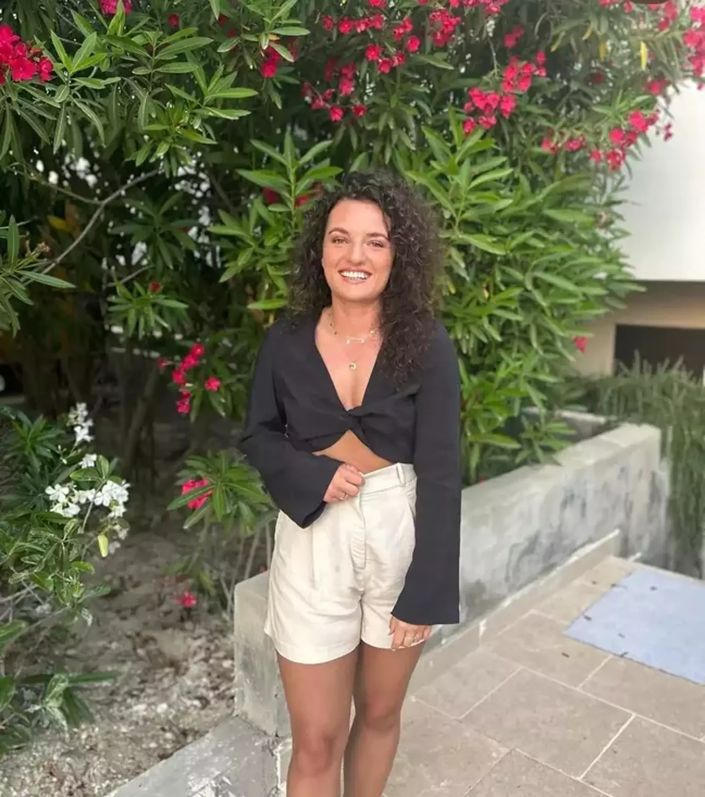 Chloe Hammerton, 26, began 'fitting' as soon as she took a puff from the vape.