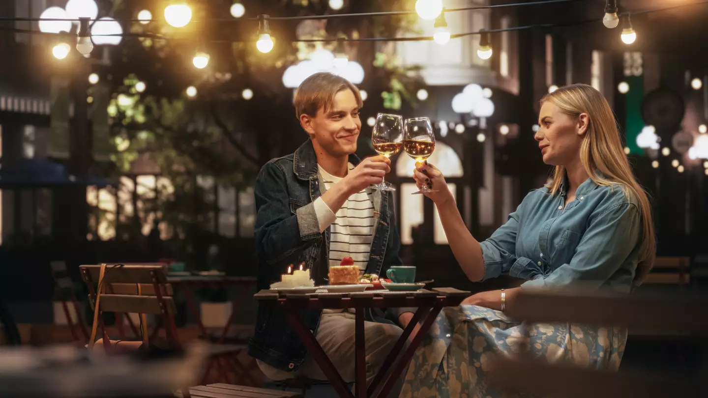 People warned over 'floodlighting' dating trend that you might be guilty of without realising