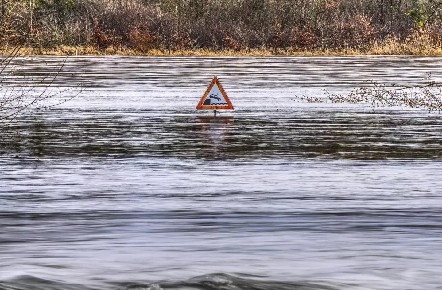 The system is modelled on other examples used abroad, which let people know about disasters like flooding or wildfires in their area.