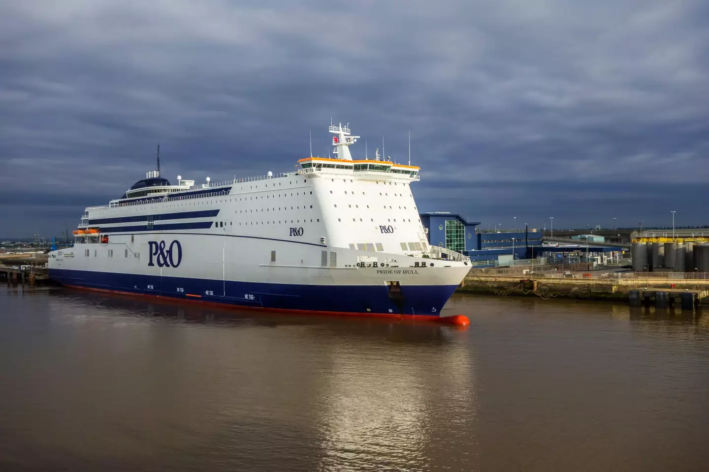 800 employees were laid off today by P&O.