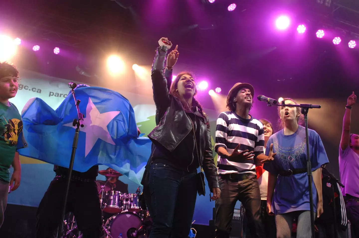 K'naan was no stranger to performing Wavin' Flag.