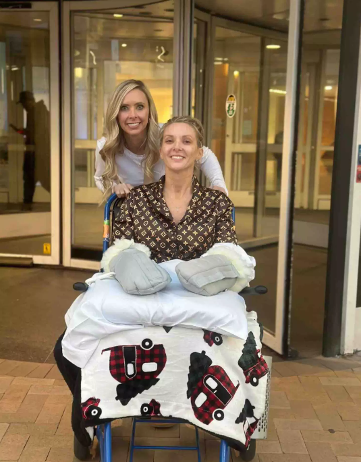 Lucinda 'Cindy' Mullins underwent a quadruple amputation after her kidney stone became infected.