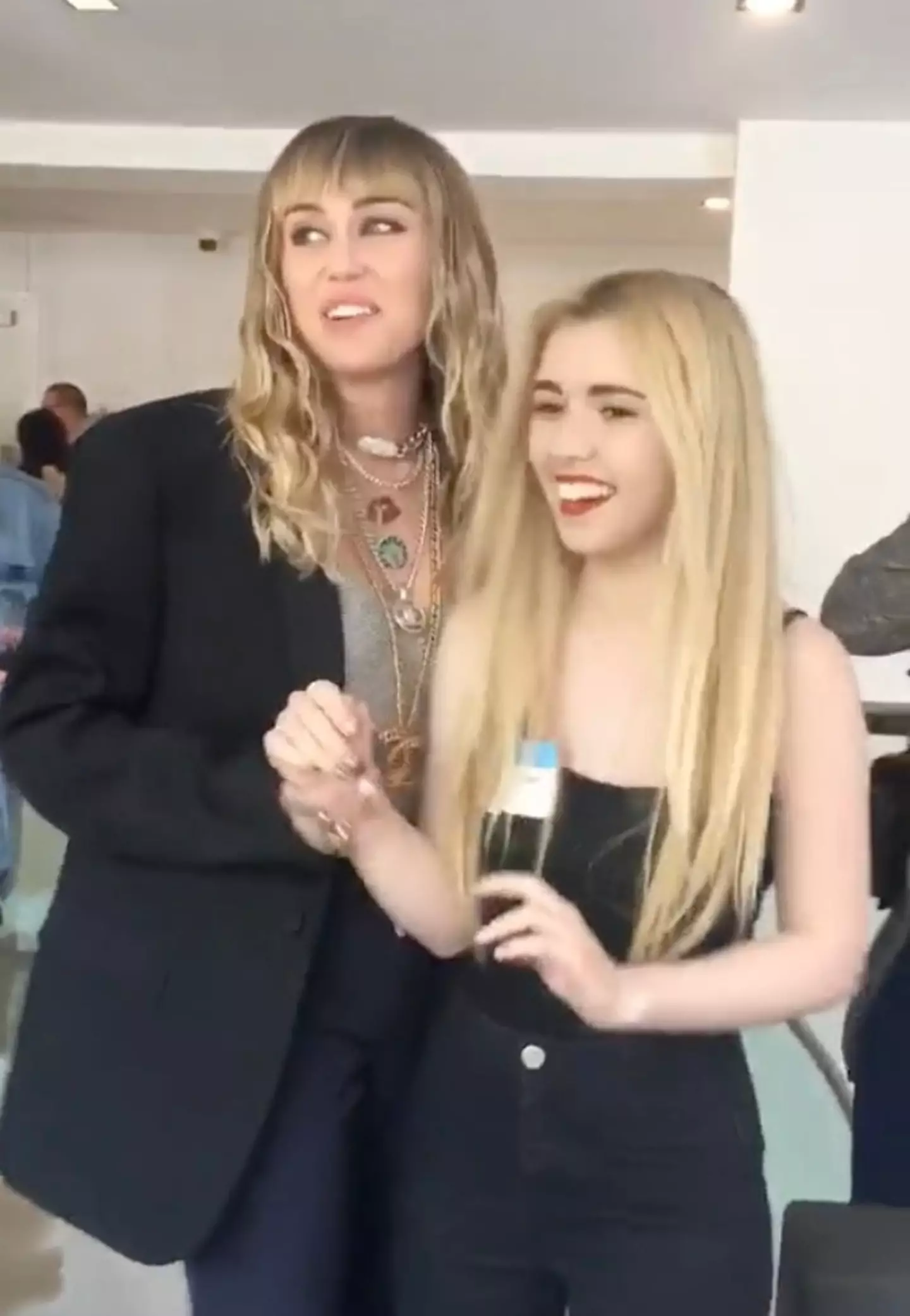 Miley ended up asking for a lighter instead of a pen.