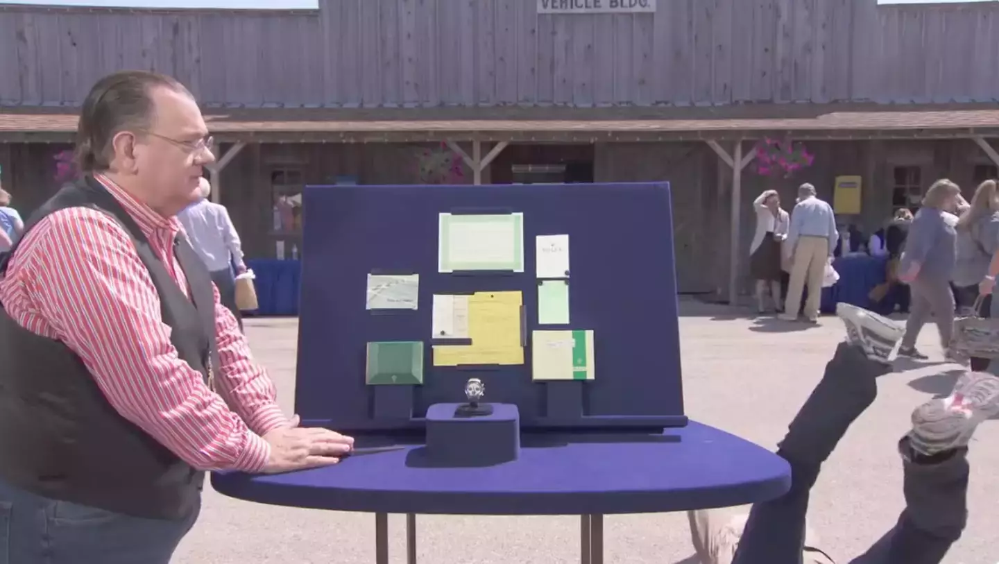 David fell to the ground.