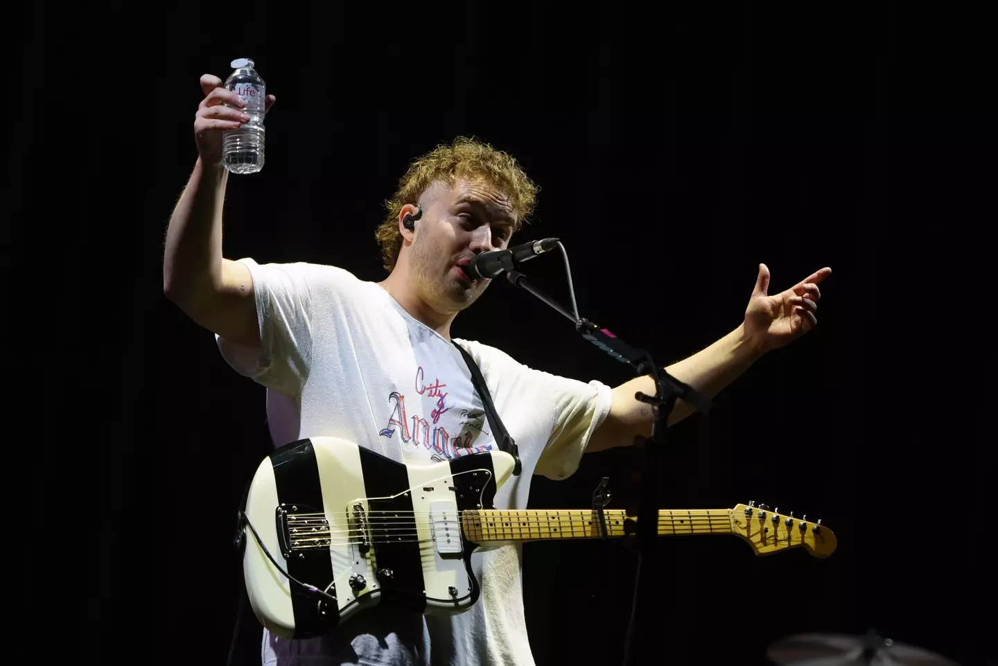 The singer checked in on his fans.