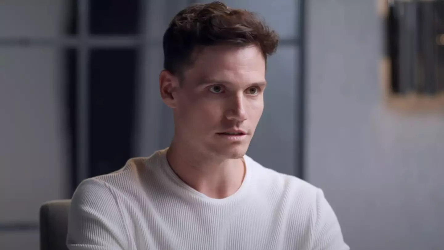 Expert reveals the top habits you should avoid that instantly make people dislike you