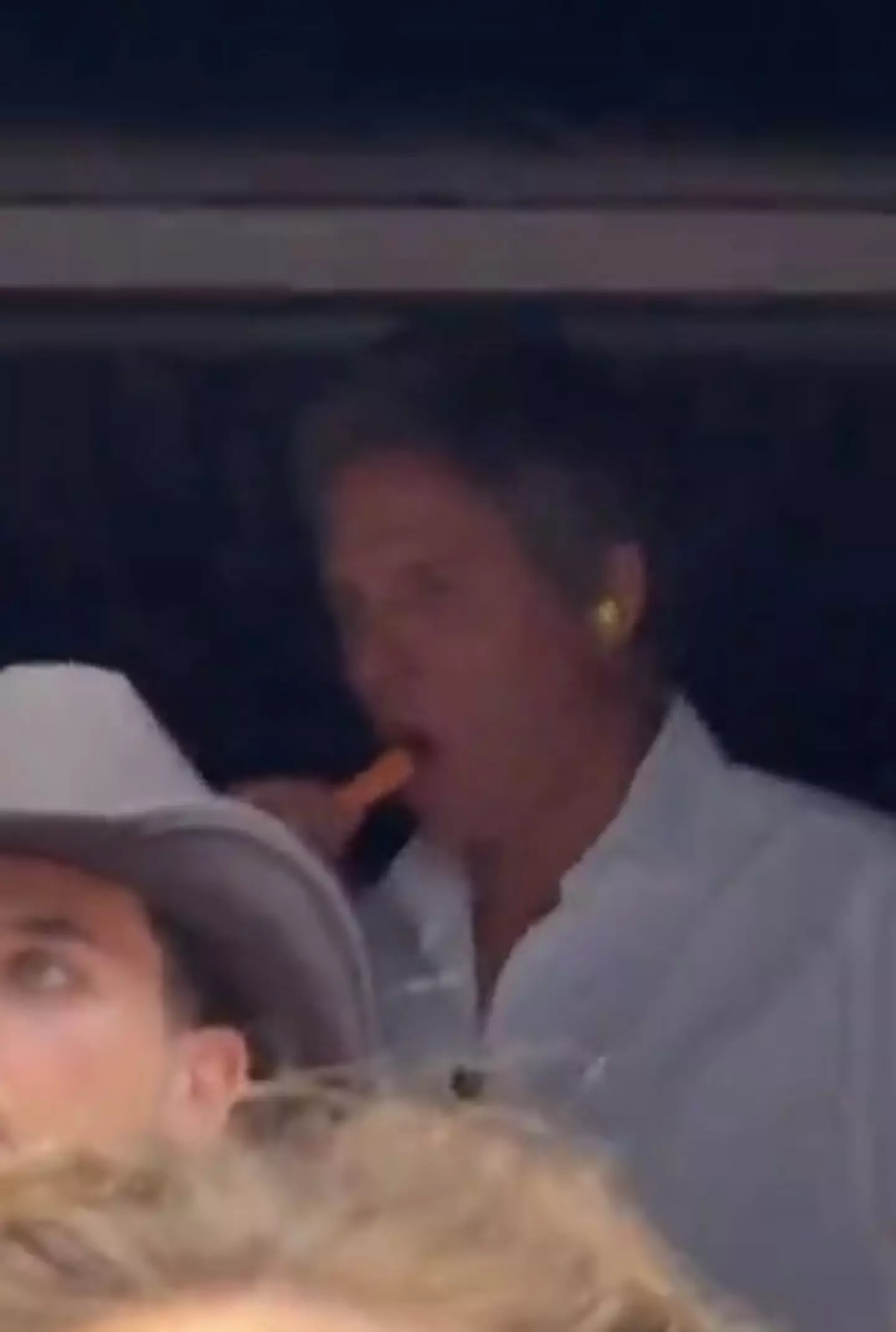 The Brit actor was seen chomping down on carrots during the show on Saturday. (TikTok/@mirrorballmaw)