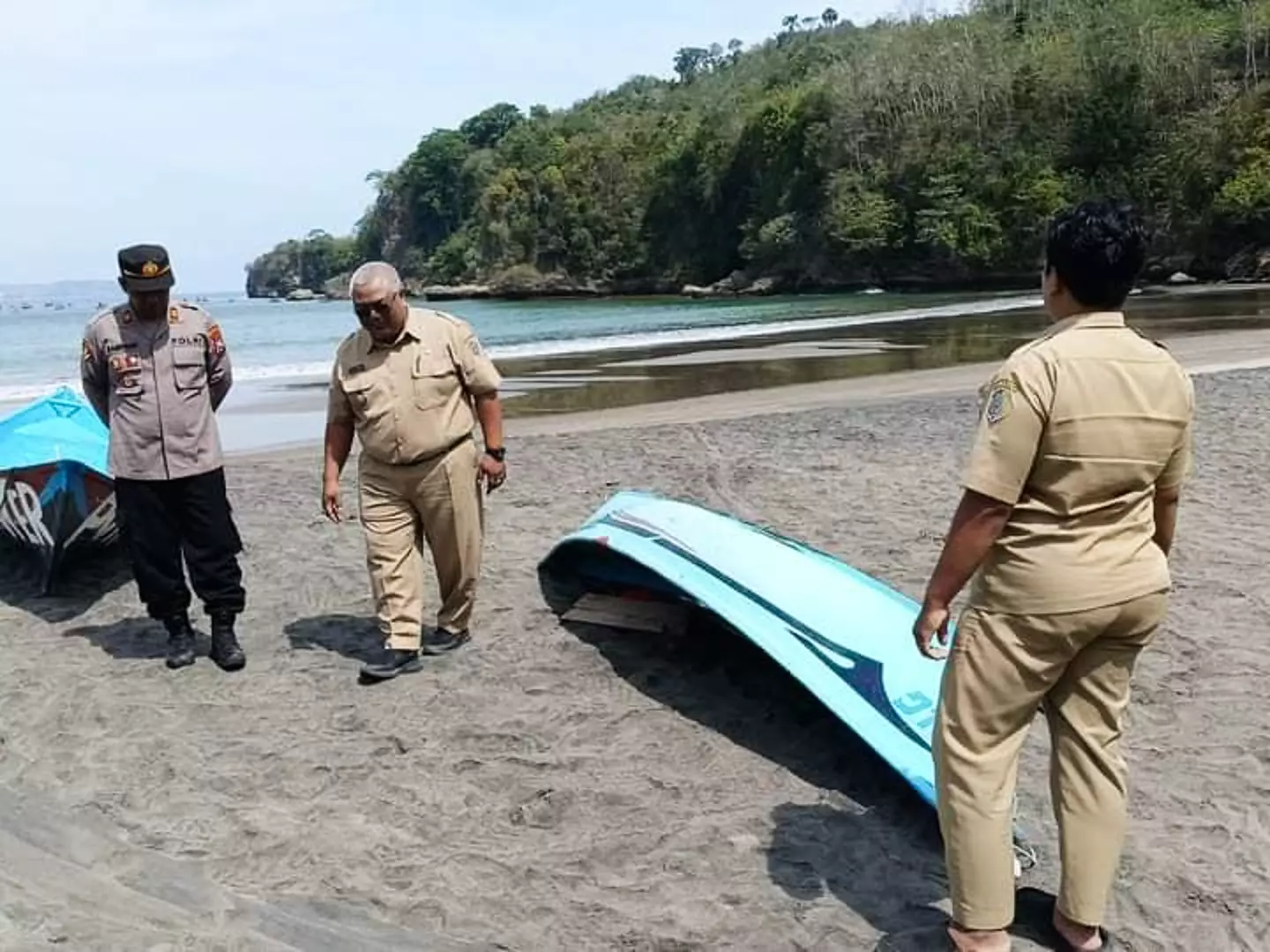 Search efforts continue into their fourth day (Asia Pacific Press via ViralPress)