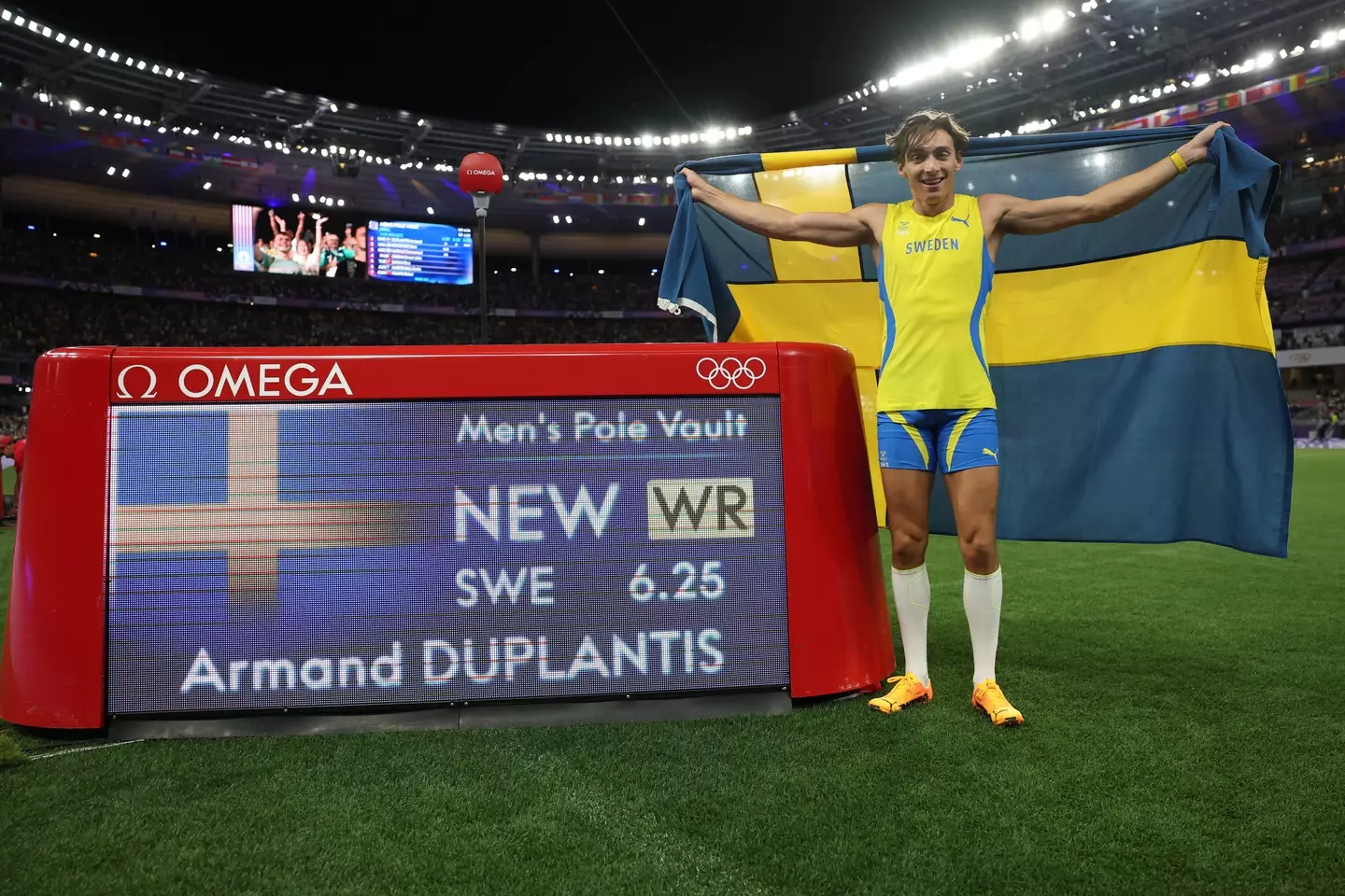 By beating his world record by just one centimetre at a time Duplantis is able to earn more money (Patrick Smith/Getty Images)