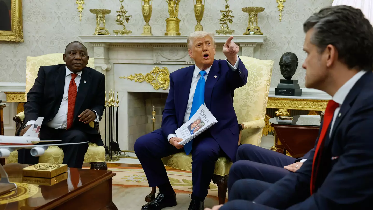 Donald Trump lashes out at 'idiot' reporter who pressed him about $400 million gift from Qatar