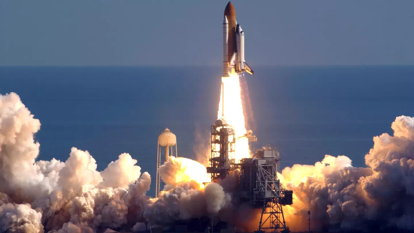 What happened when NASA's Columbia space shuttle crashed back in to Earth after doomed re-entry