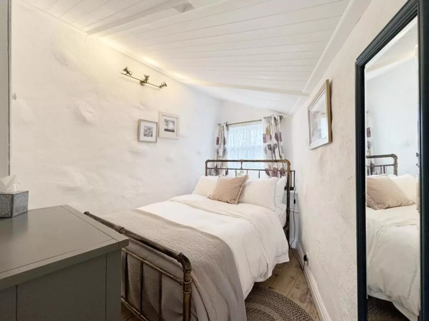 It's a bedroom, it contains a bed, what more could you want? (Rightmove)