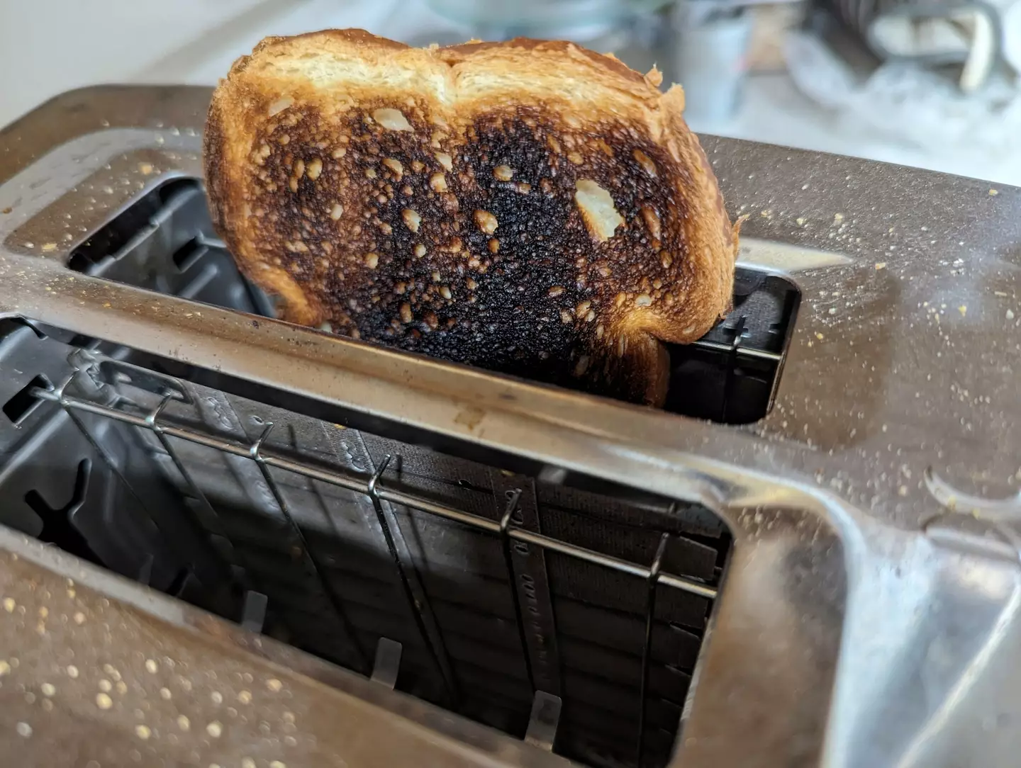 Burnt toast is one of the more common phantom smells. (Getty Stock Photo)