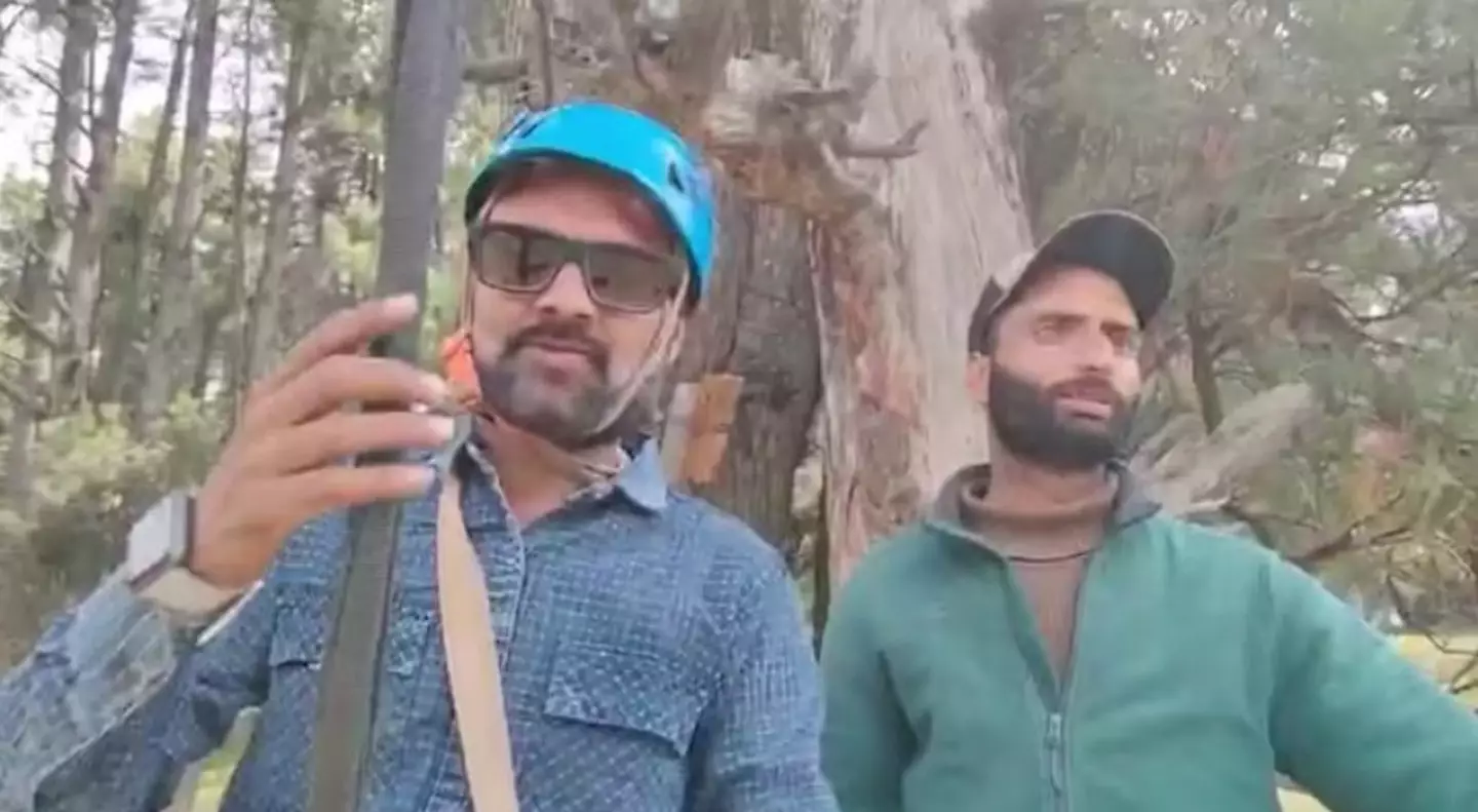 Bhatt's video shows the attack happening (X/@kathiyawadiii)