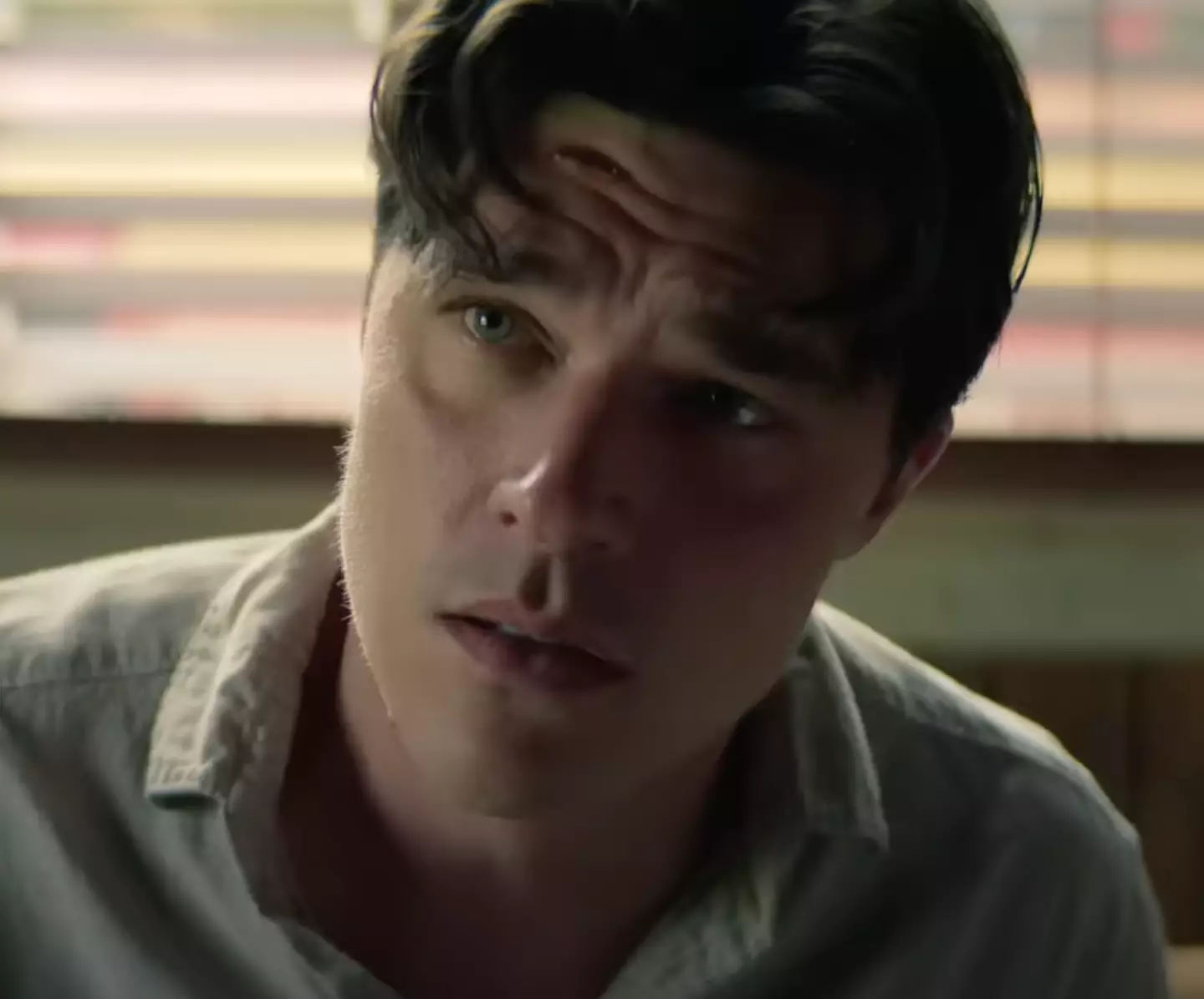 Finn Wittrock stars alongside Kelsey Asbille (Netflix)