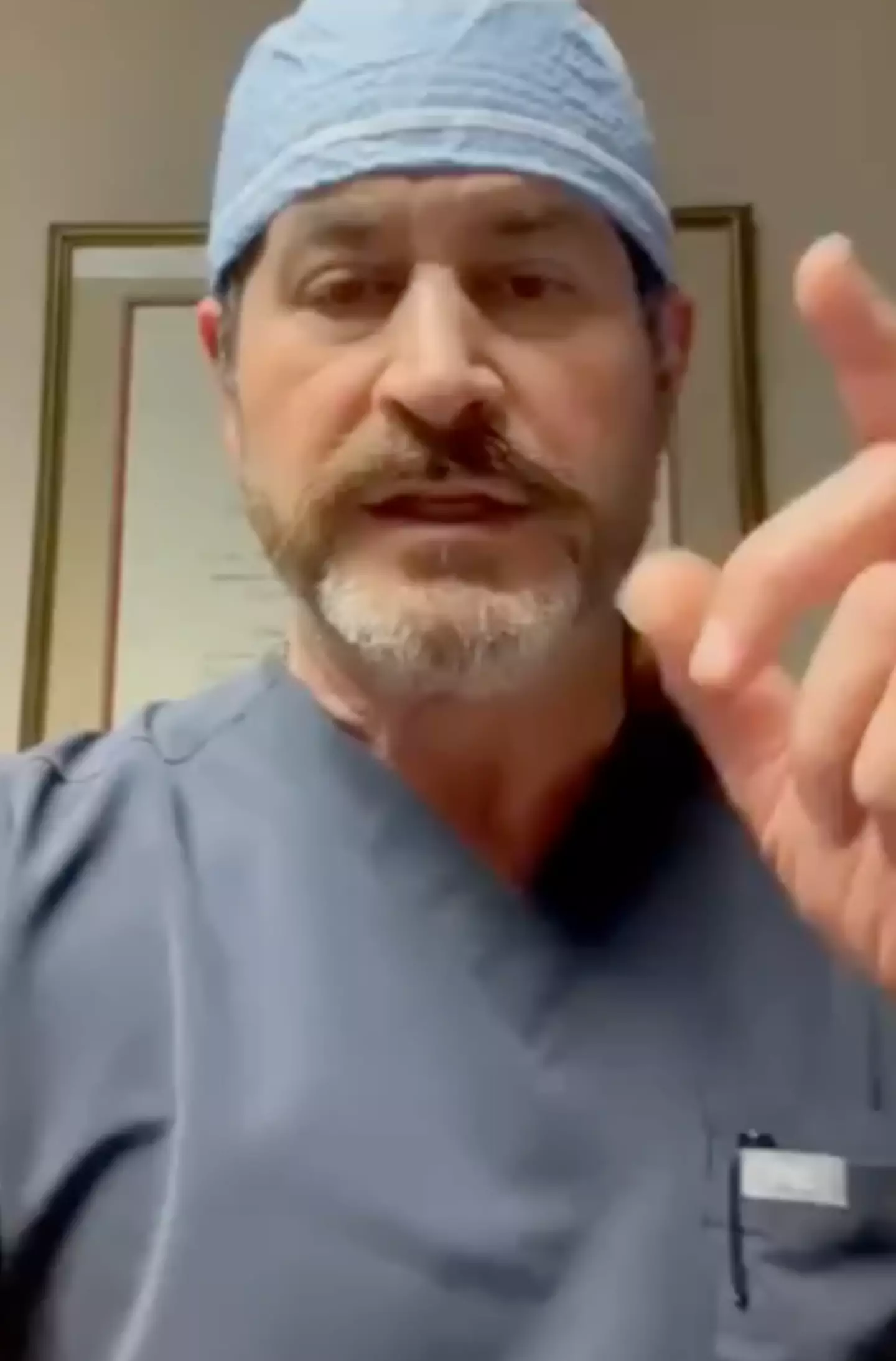 Cardiac surgeon Dr Jeremy London has warned people to 'be conscious about what you're putting in your mouth' (YouTube/@drjeremylondon)