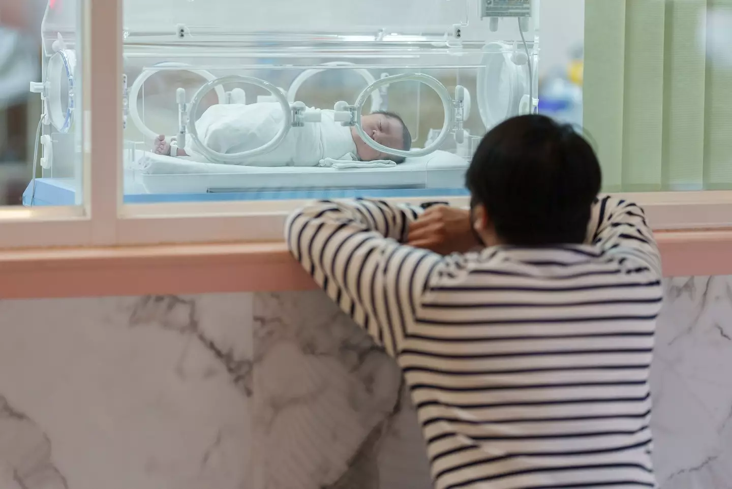 It's not easy to talk your way out of being in a delivery room with another woman (Getty Stock)