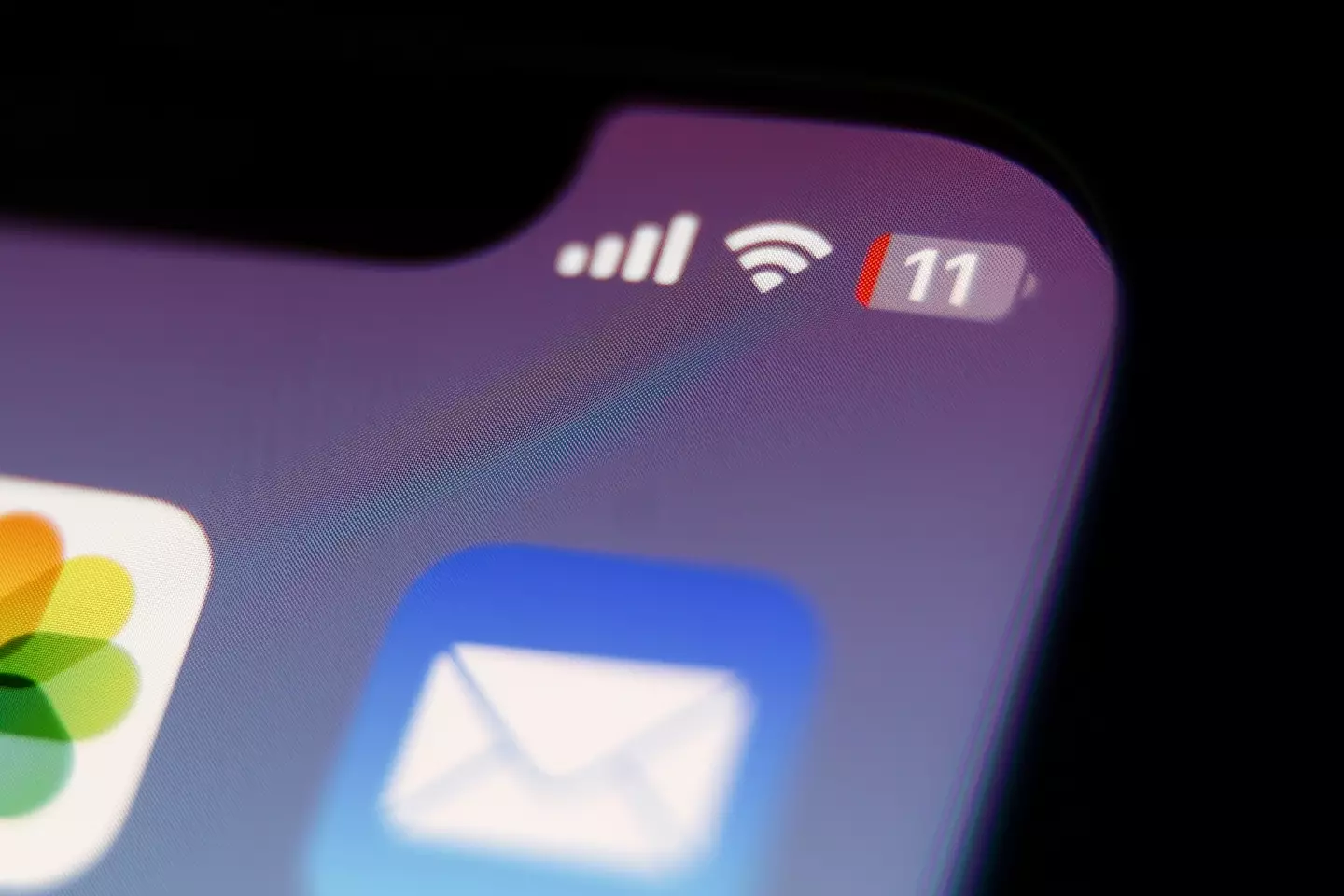 People are complaining that the new iOS update is draining their battery.