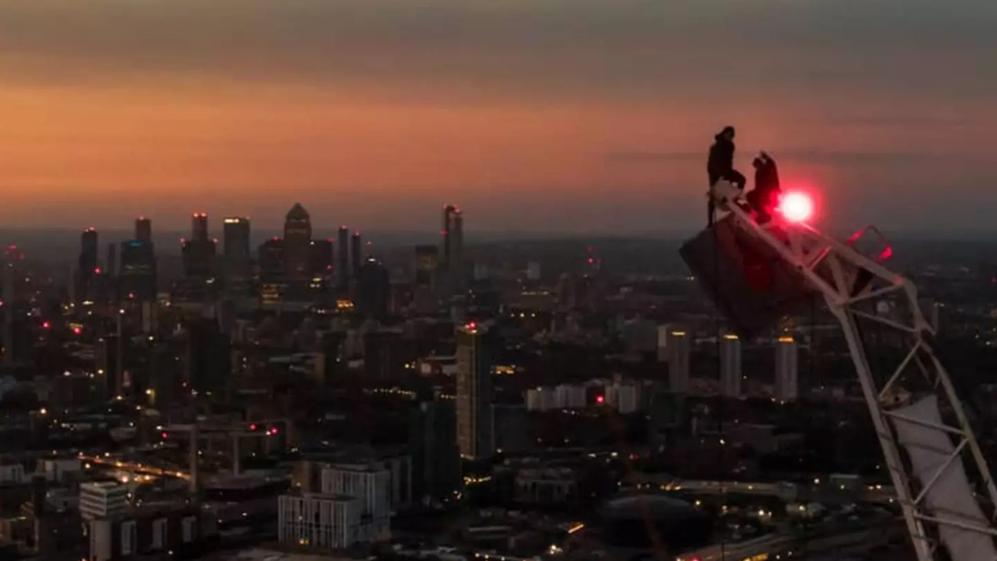 Daredevils Climb 558ft London Crane In Stomach Churning Footage