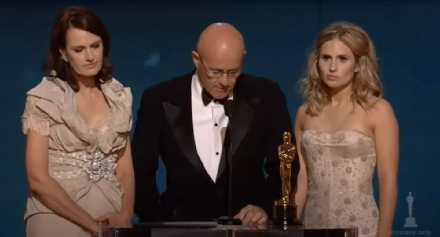 Ledger's father Kim Ledger, mother Sally Bell and older sister Kate Ledger went up on stage to collect the award.