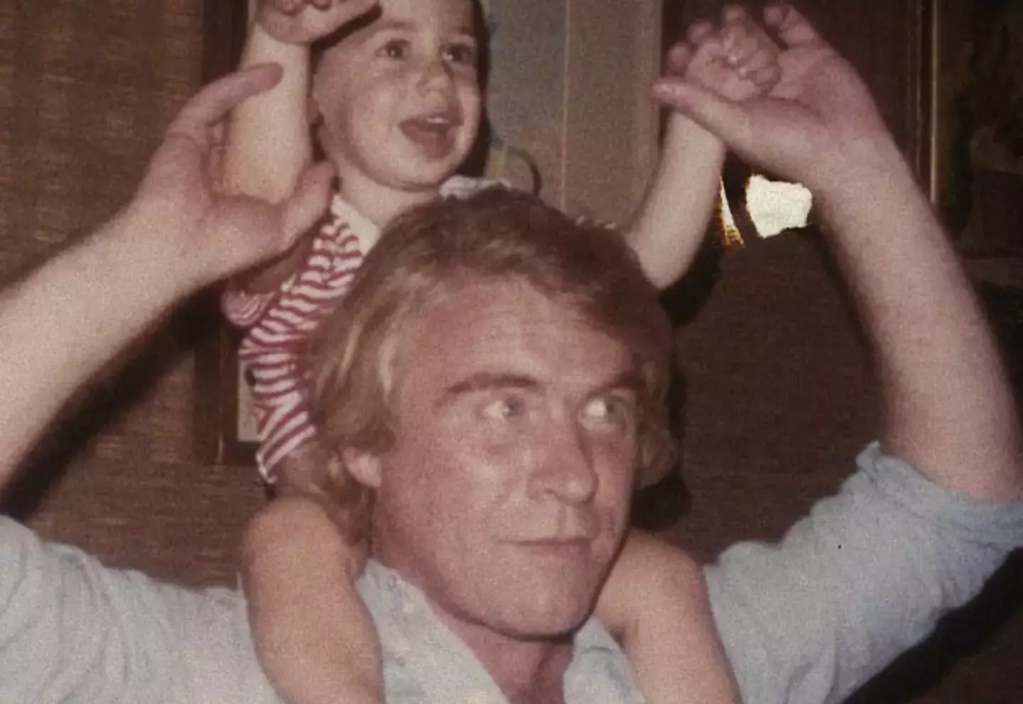 The documentary follows the story of journalist Danny Casolaro who was found dead in his hotel room.